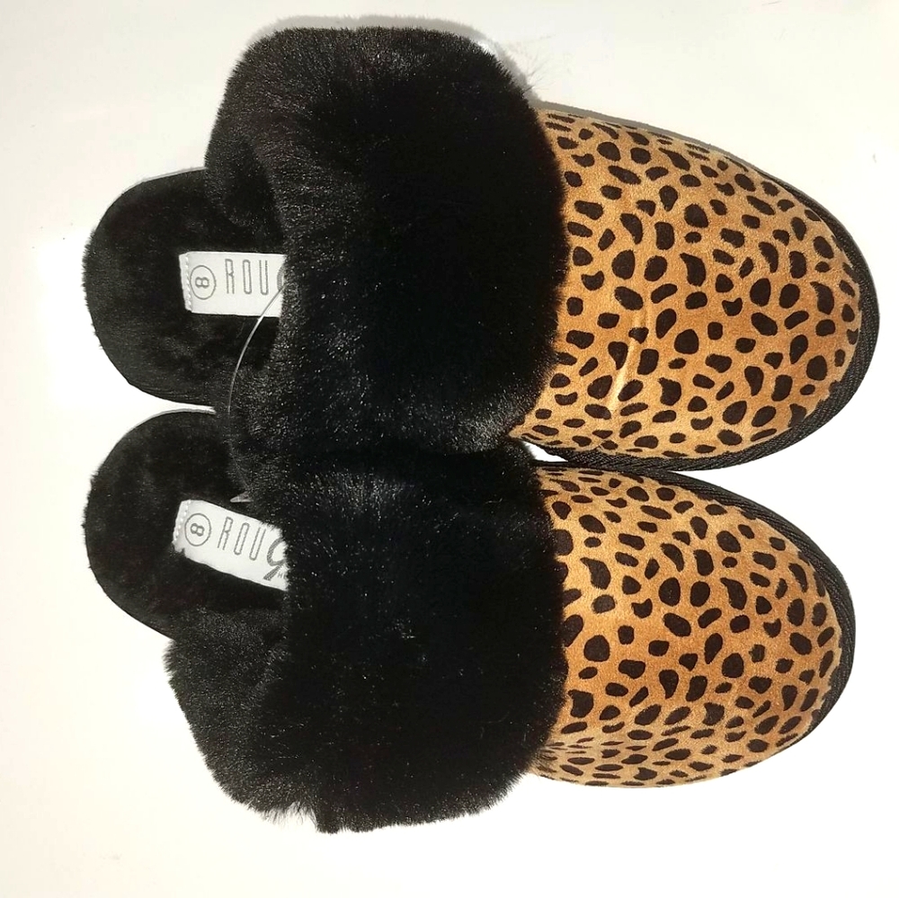 NWT Rouge Helium Fluffy Soft Slippers
